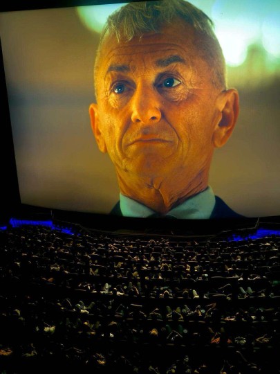 《逍遥骑士》与《边境杀手》：公路片基因的精确手术刀